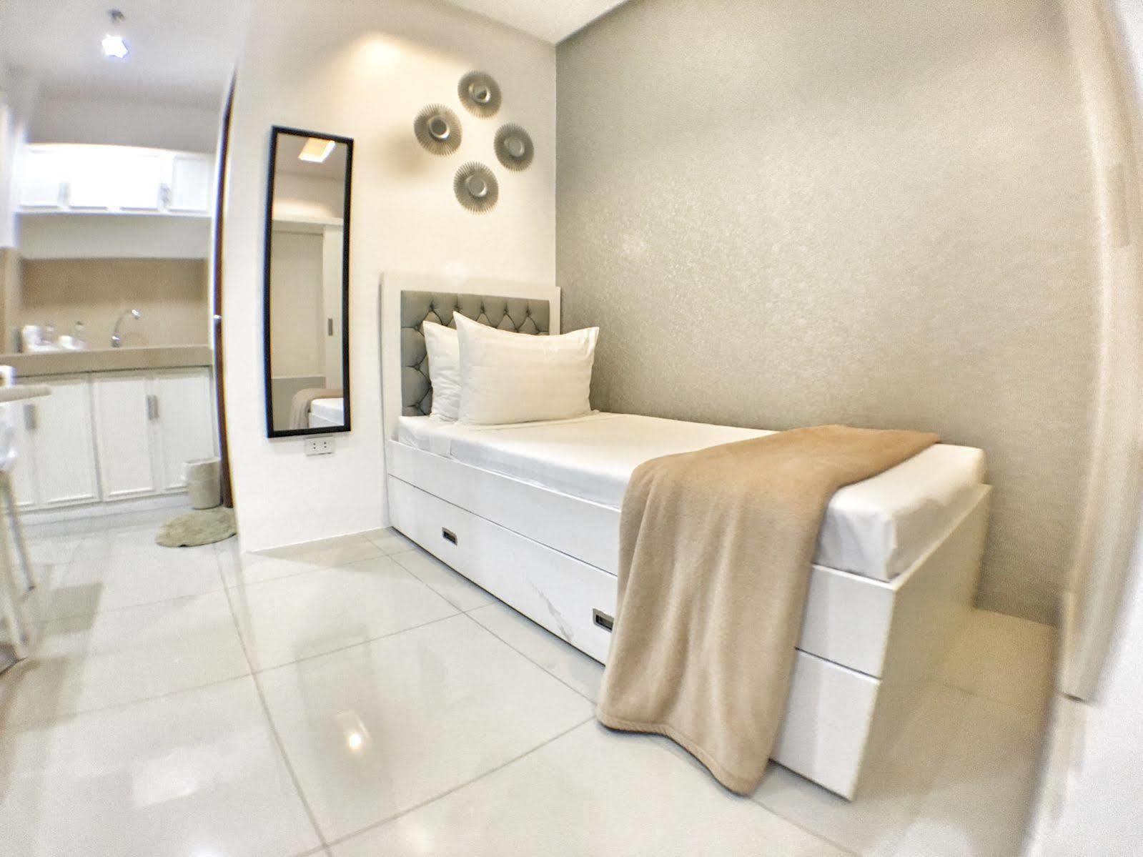 Baymont Suites&Residences Paranaque City Exterior foto