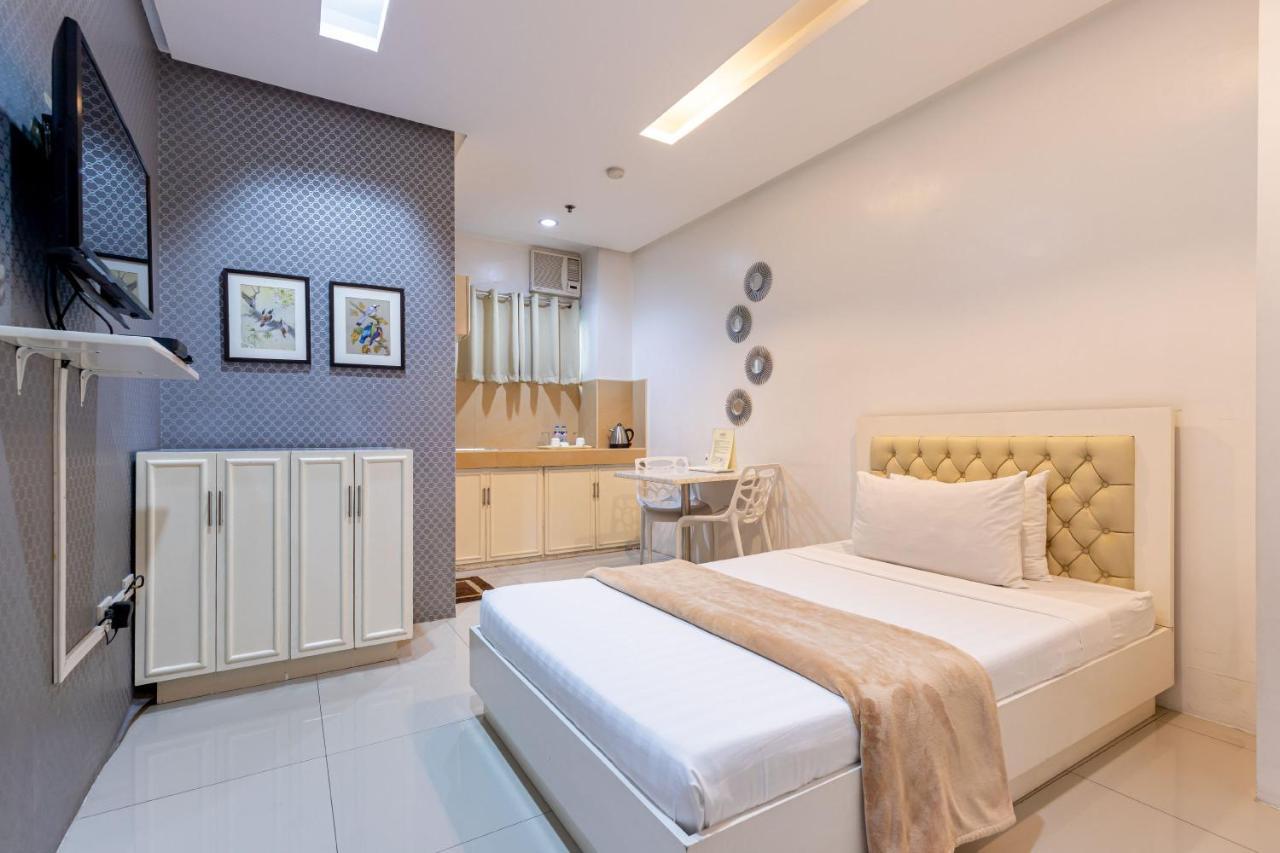 Baymont Suites&Residences Paranaque City Exterior foto