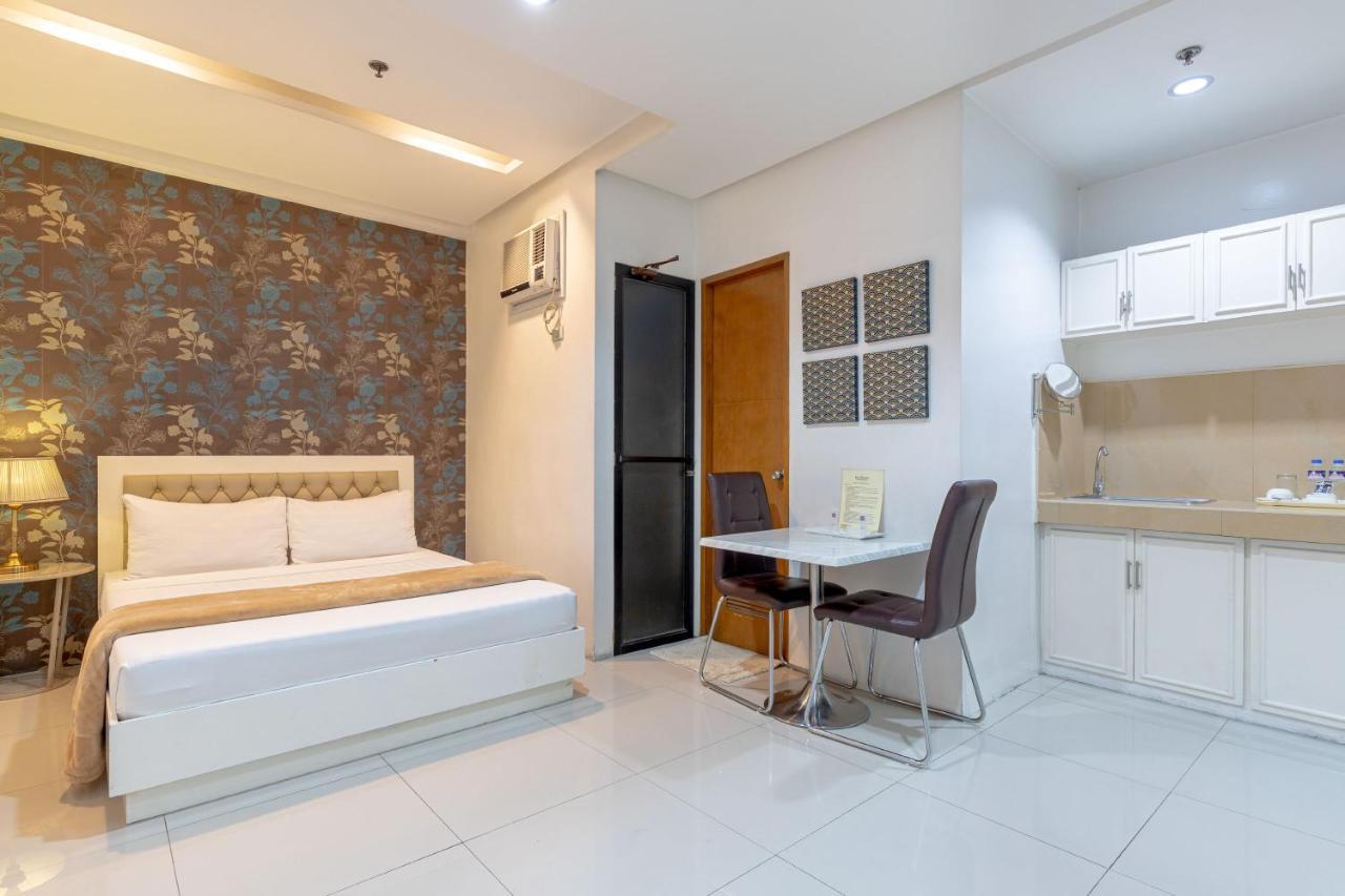 Baymont Suites&Residences Paranaque City Exterior foto